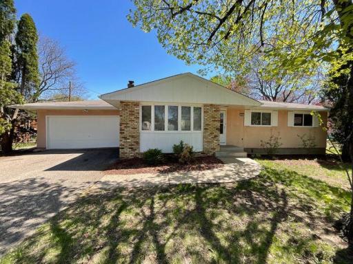 69 Langer Circle, Saint Paul, MN 55118