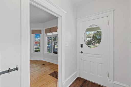 612 Erie Street SE, Minneapolis, MN 55414