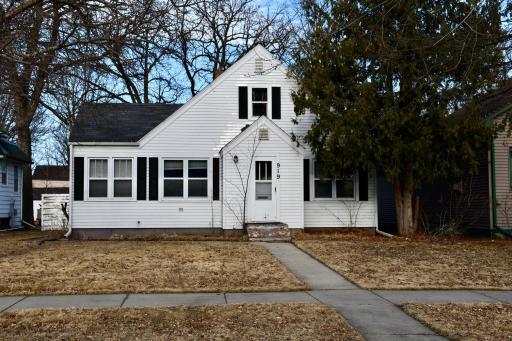 919 Labree Avenue N, Thief River Falls, MN 56701