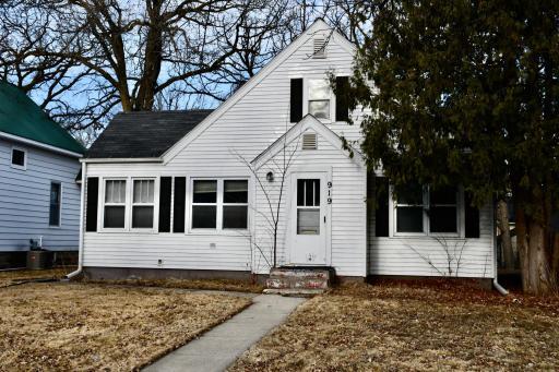 919 Labree Avenue N, Thief River Falls, MN 56701