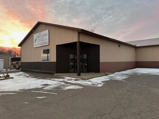918 Litchfield Avenue SE, Willmar, MN 56201