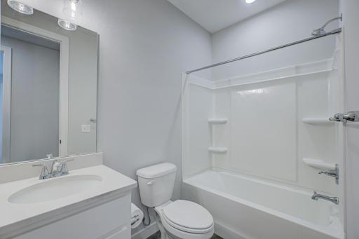 3923 Kokanee Lane N, Lake Elmo, MN 55042