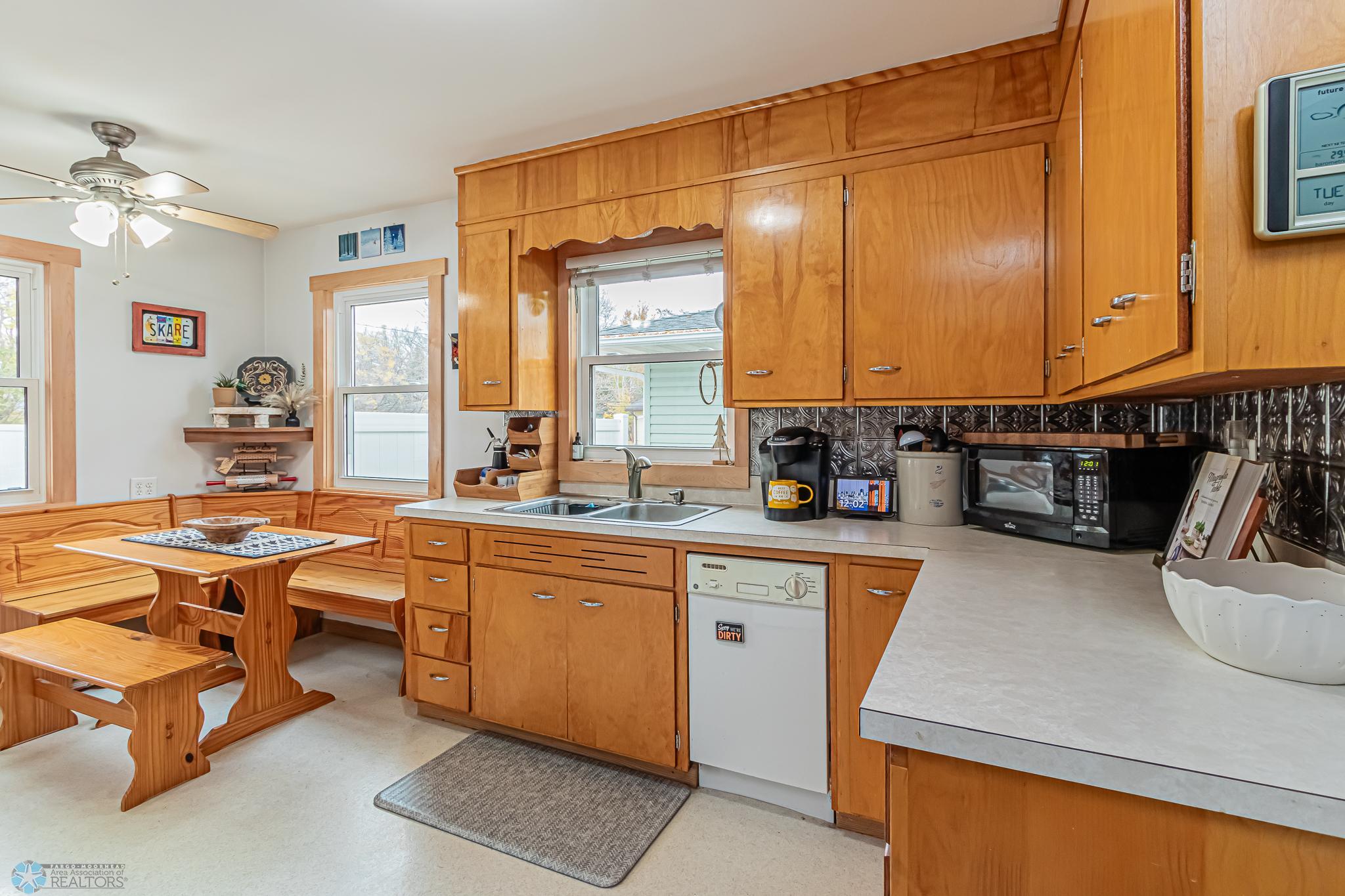 1304 17th Ave S, Moorhead, MN 56560-15.jpg