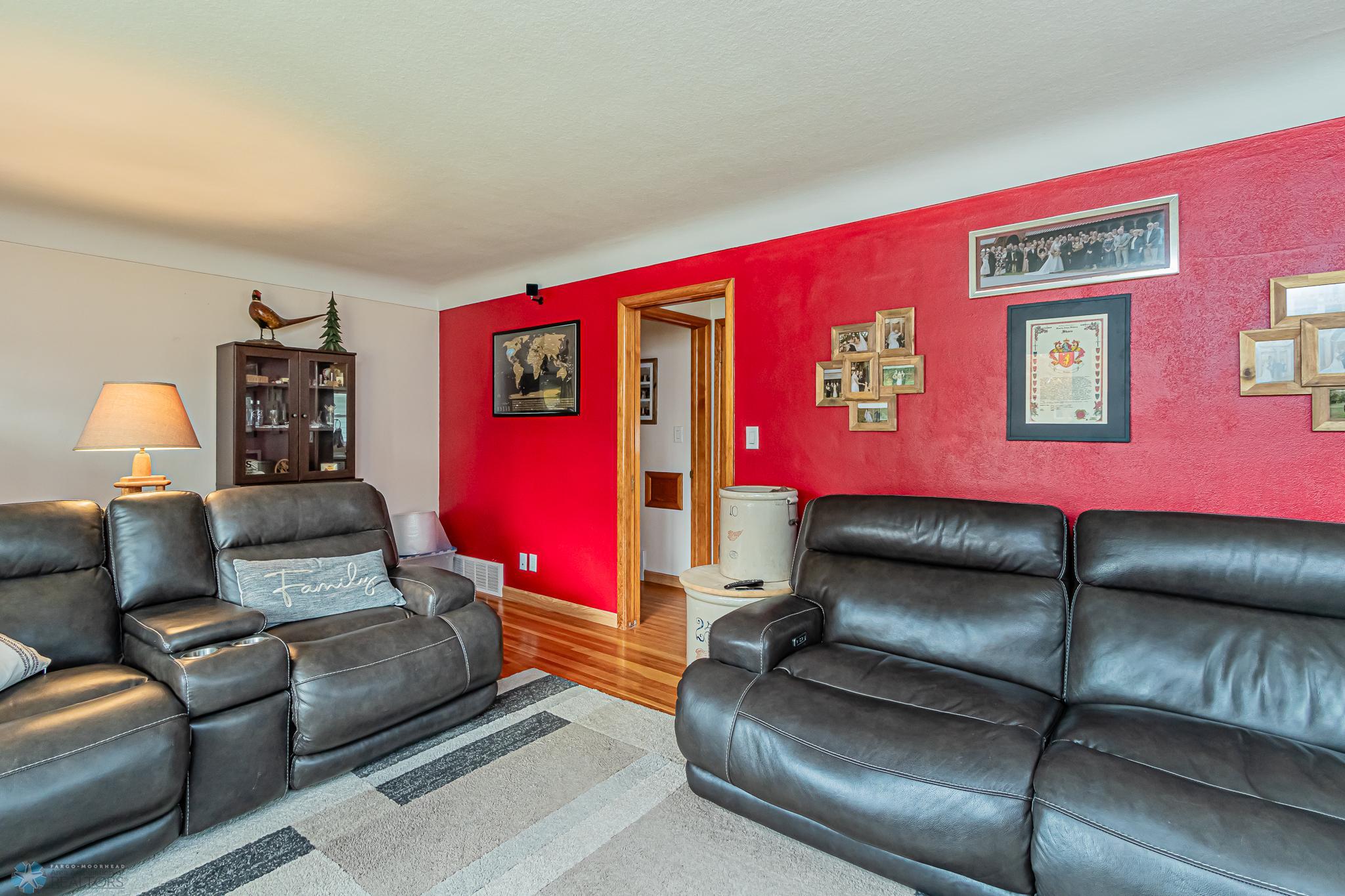 1304 17th Ave S, Moorhead, MN 56560-19.jpg