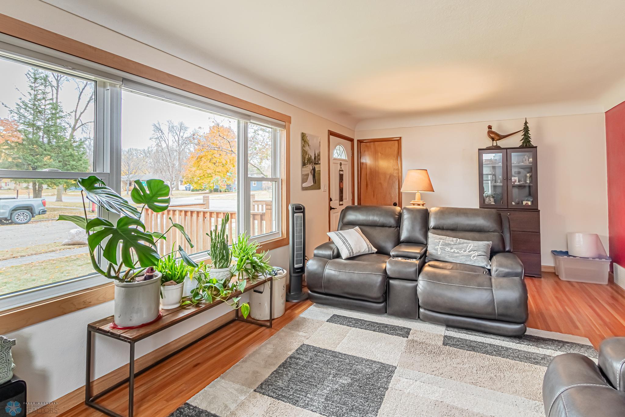 1304 17th Ave S, Moorhead, MN 56560-18.jpg