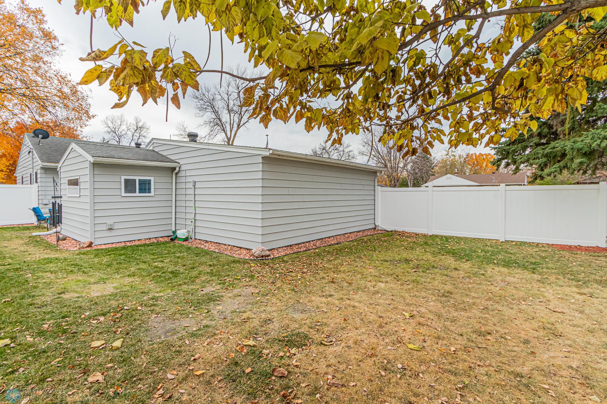 1304 17th Ave S, Moorhead, MN 56560-40.jpg