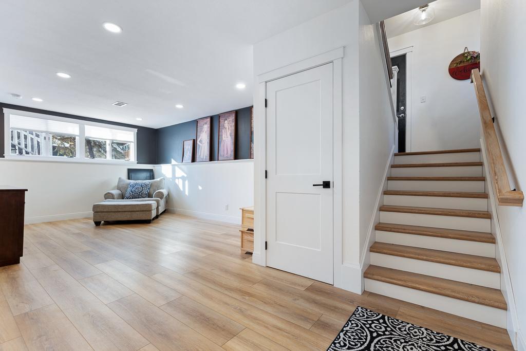 Access to the family room