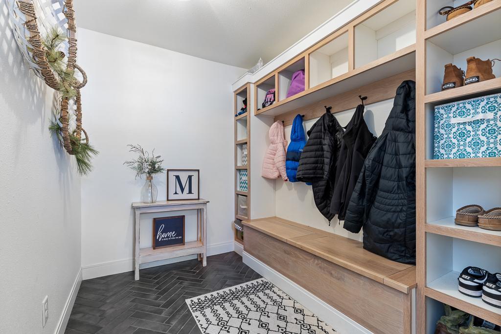 The most convenient outdoor-wear storage!