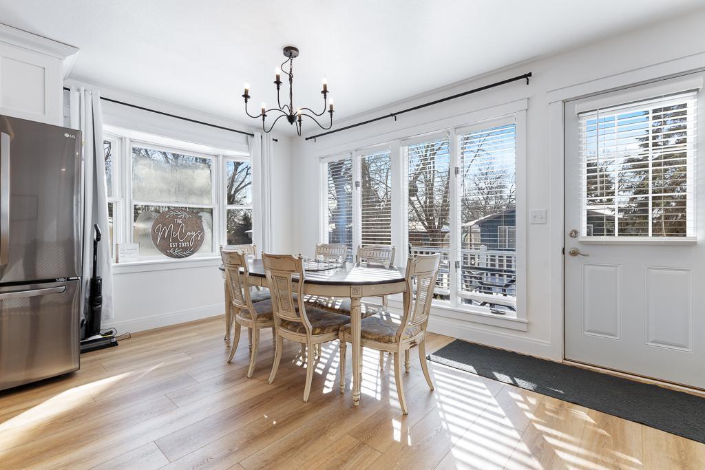 A bright space surrounded by windows, making the perfect backdrop for your dining room table