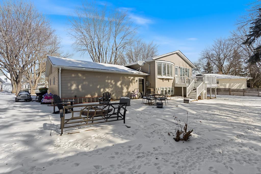 12'x12' composite deck and 26'x12' patio - you are not short on outdoor space