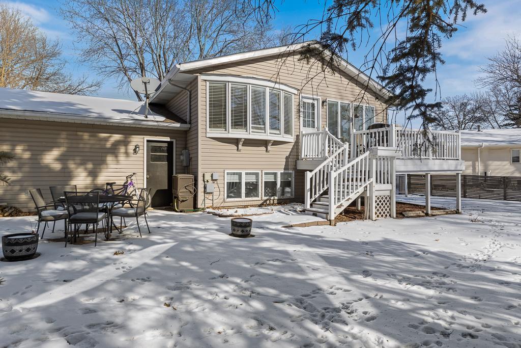 Looking for a space to entertain? Or just spend endless hours relaxing on the sun? Look no further!