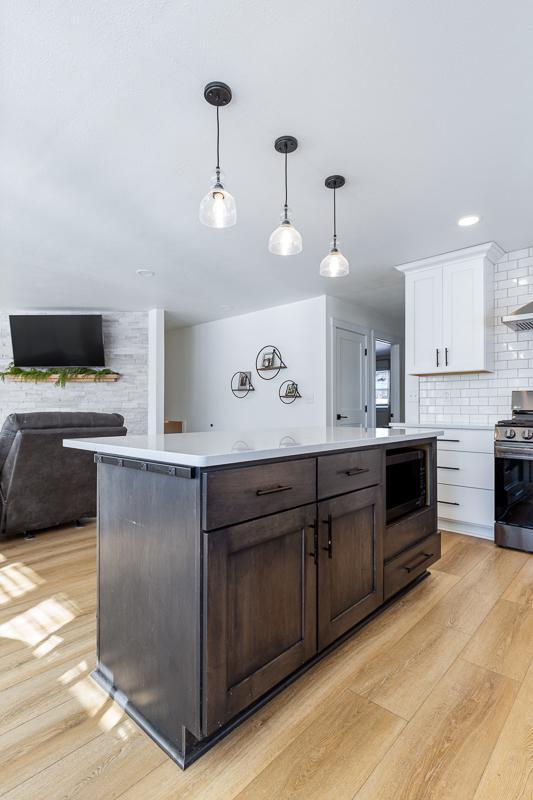 Extra storage in the center island