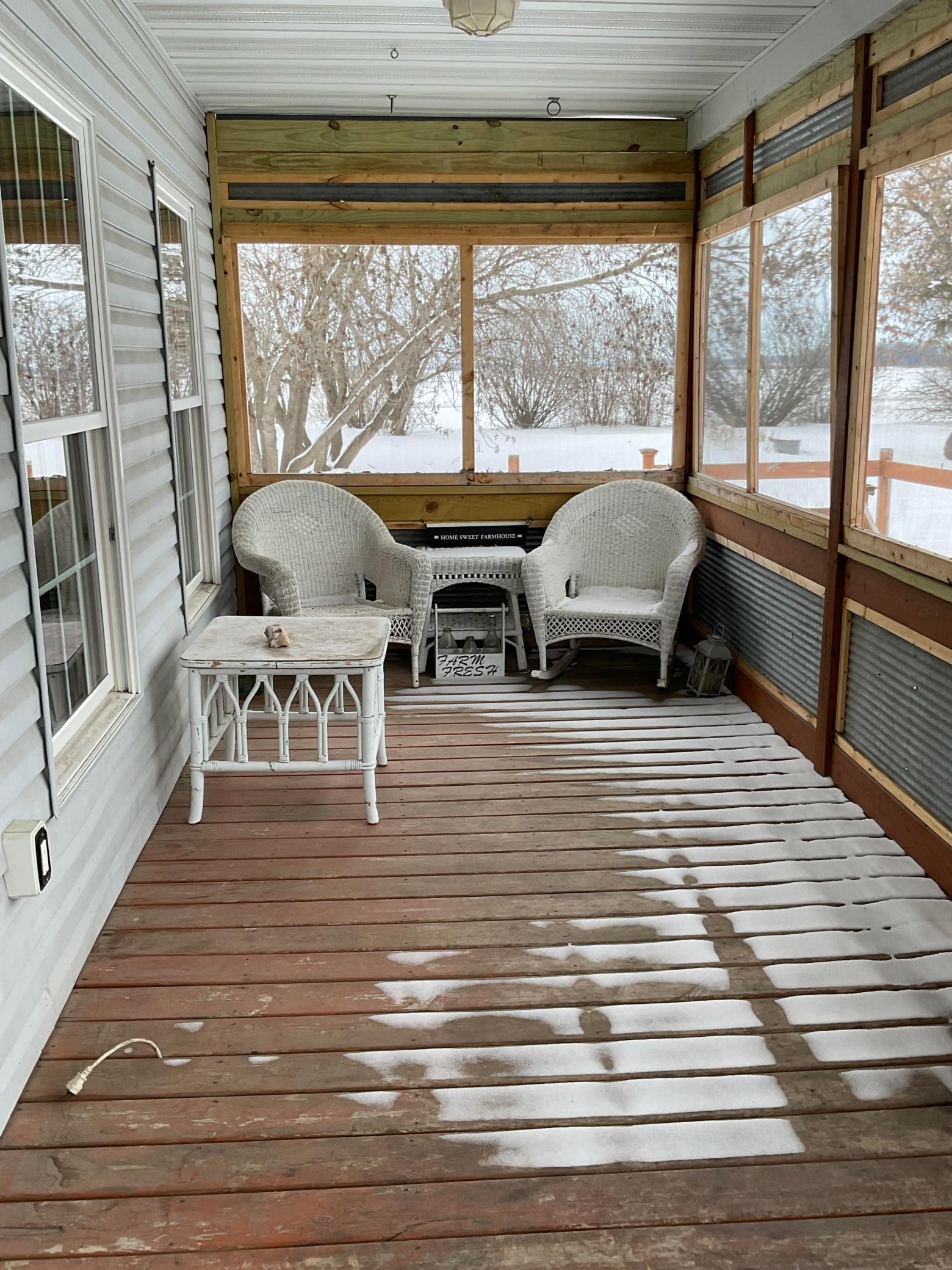 Screened in porch.jpg