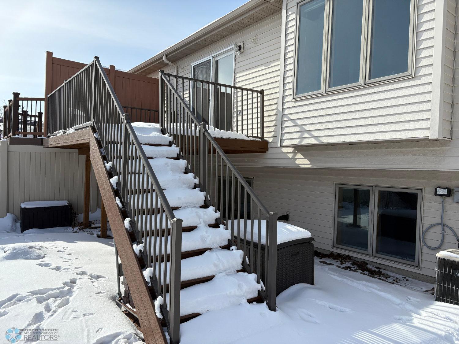 Maintenance-free deck new in 2019.jpg