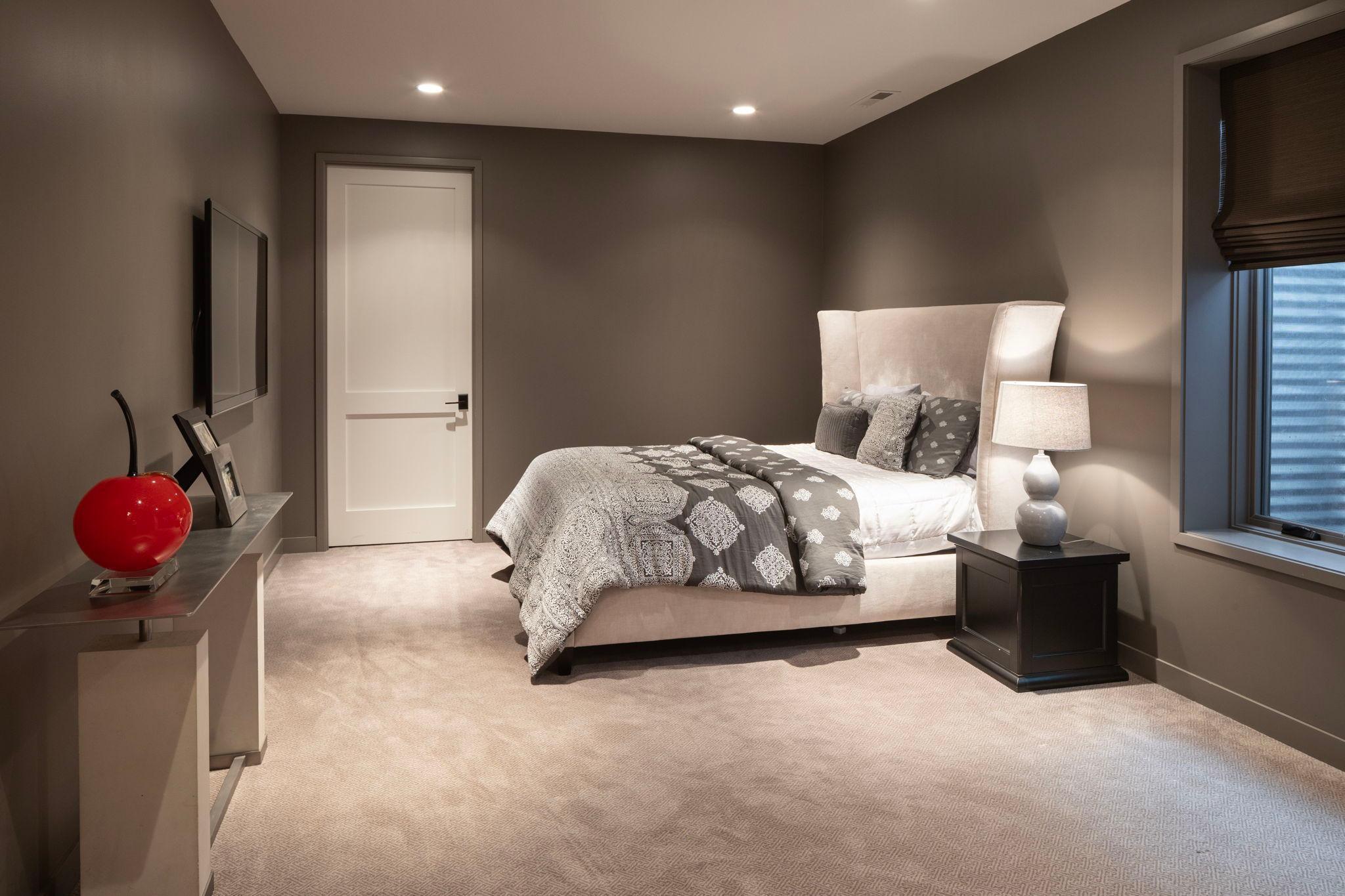 Lower Level guest suite