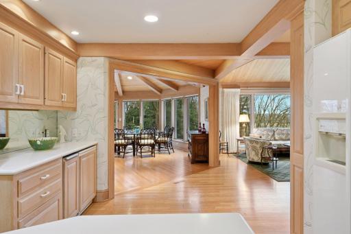 985 Edgewood Hill Road, Wayzata, MN 55391