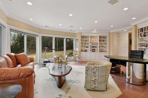 985 Edgewood Hill Road, Wayzata, MN 55391
