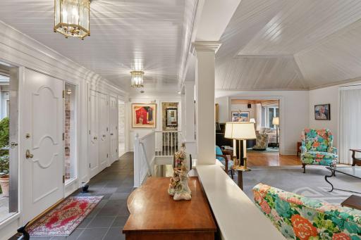 985 Edgewood Hill Road, Wayzata, MN 55391