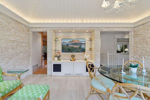 985 Edgewood Hill Road, Wayzata, MN 55391