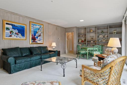 985 Edgewood Hill Road, Wayzata, MN 55391