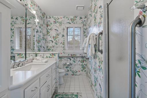 985 Edgewood Hill Road, Wayzata, MN 55391