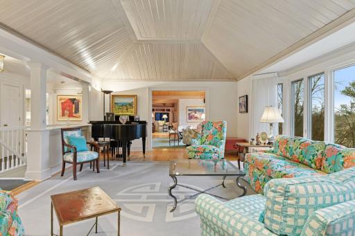 985 Edgewood Hill Road, Wayzata, MN 55391