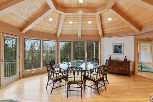 985 Edgewood Hill Road, Wayzata, MN 55391