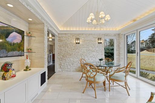 985 Edgewood Hill Road, Wayzata, MN 55391