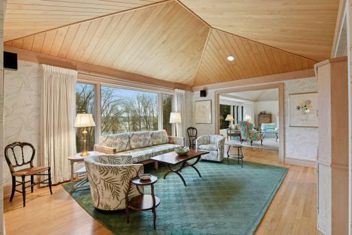 985 Edgewood Hill Road, Wayzata, MN 55391