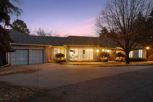 985 Edgewood Hill Road, Wayzata, MN 55391