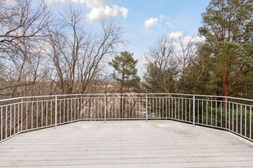 985 Edgewood Hill Road, Wayzata, MN 55391