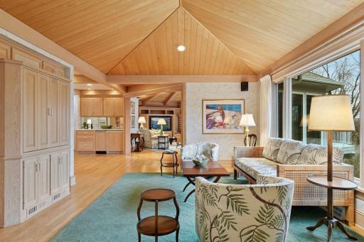 985 Edgewood Hill Road, Wayzata, MN 55391
