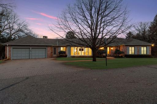 985 Edgewood Hill Road, Wayzata, MN 55391