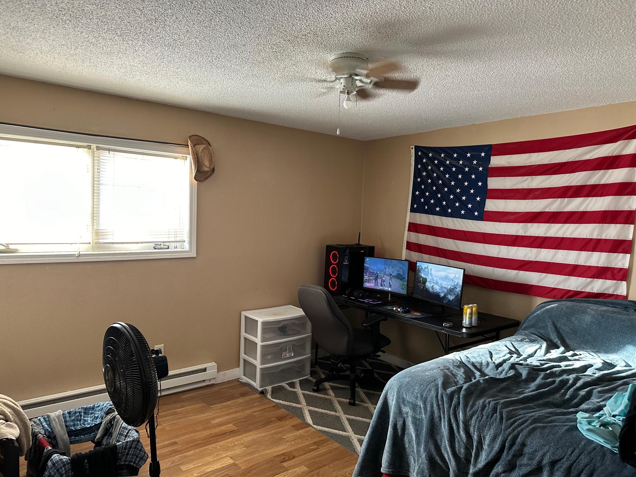 Bedroom 1.jpg