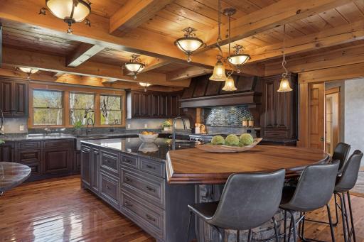 7065 Abbywood Lane, Chaska, MN 55318