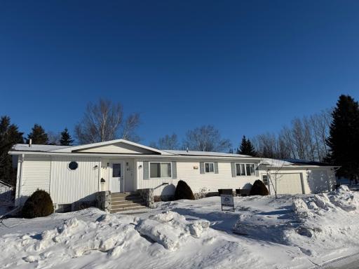 103 8th Street SW, Roseau, MN 56751