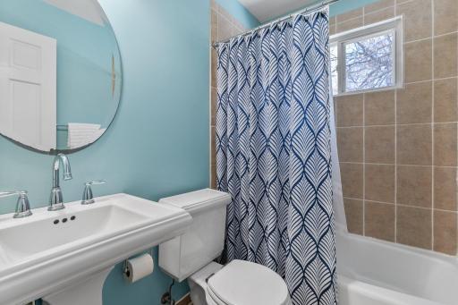 13907 Spring Lake Road, Minnetonka, MN 55345