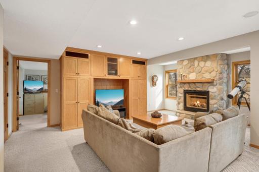 7509 Bent Bow Trail, Chanhassen, MN 55317