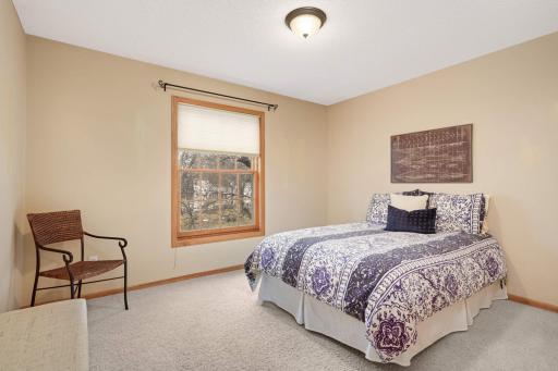 7509 Bent Bow Trail, Chanhassen, MN 55317