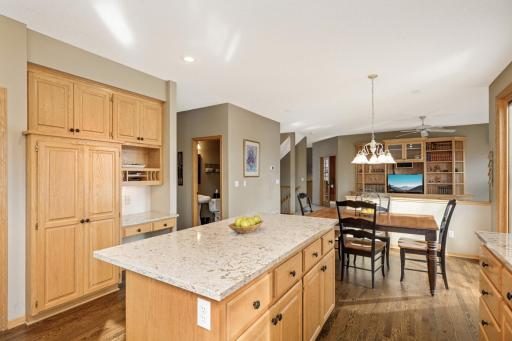 7509 Bent Bow Trail, Chanhassen, MN 55317