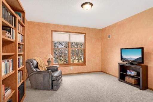 7509 Bent Bow Trail, Chanhassen, MN 55317