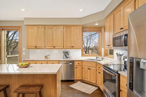 7509 Bent Bow Trail, Chanhassen, MN 55317