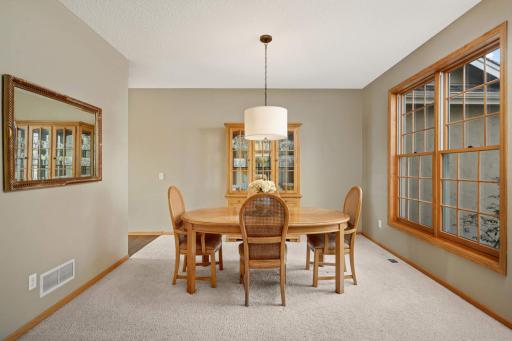 7509 Bent Bow Trail, Chanhassen, MN 55317