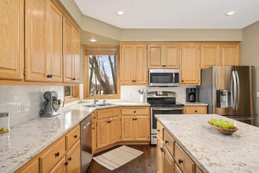 7509 Bent Bow Trail, Chanhassen, MN 55317