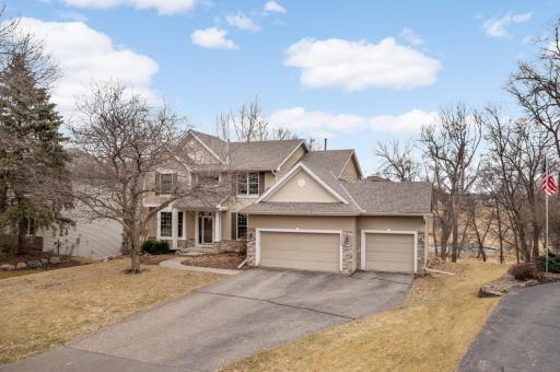 7509 Bent Bow Trail, Chanhassen, MN 55317