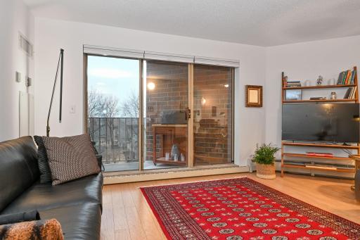 12-web-or-mls- 1425 W 28th St 002Full.jpg