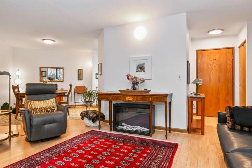 14-web-or-mls- 1425 W 28th St 004Full.jpg