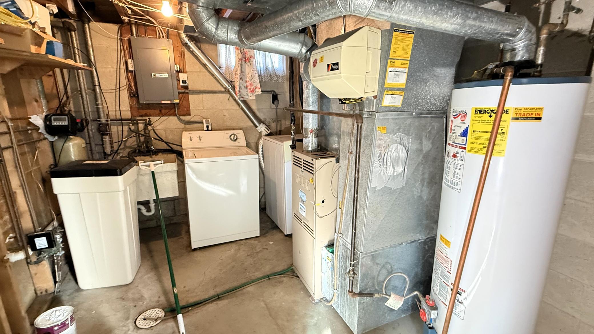 Laundry & Utility Room