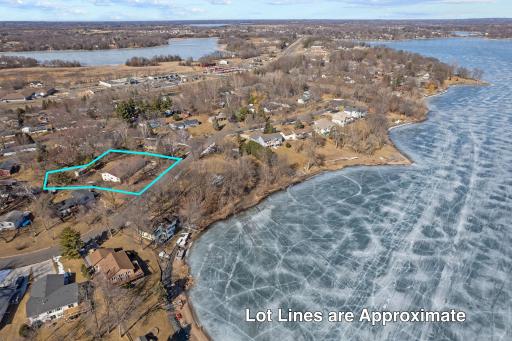 House is across the street from Chisago Lake!