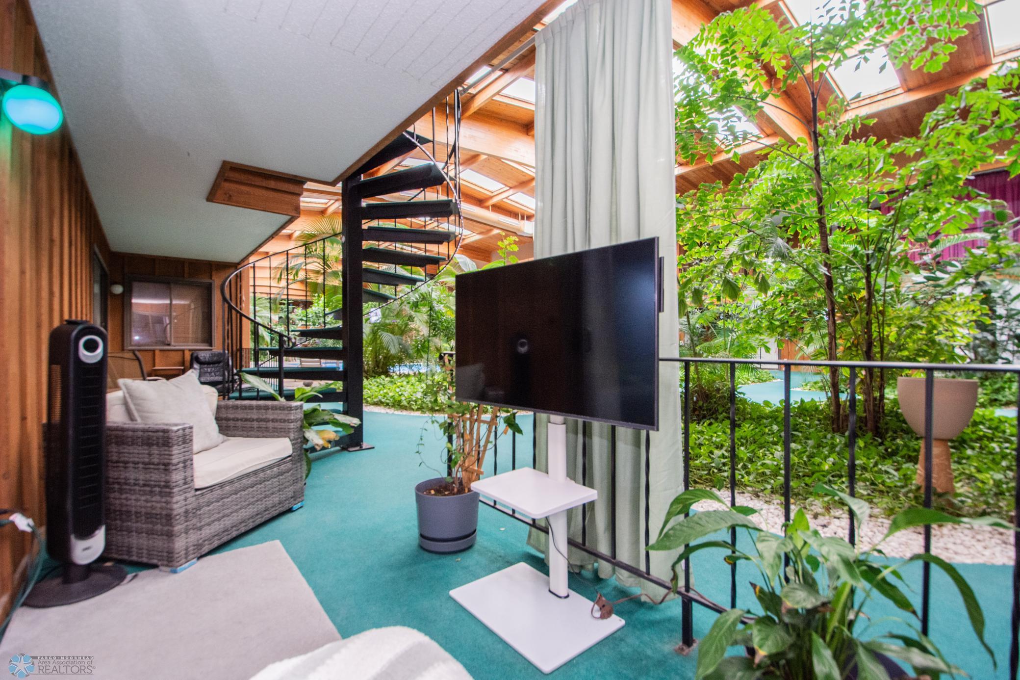 Covered Patio to Atruim